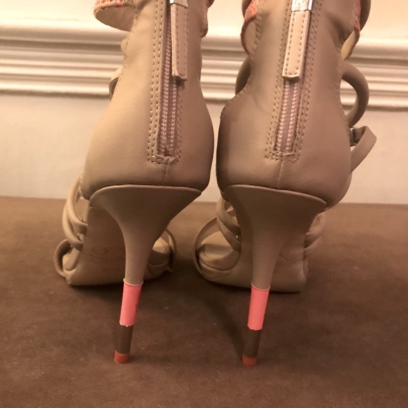 Gwen Stefani GX sandals - Picture 4 of 11